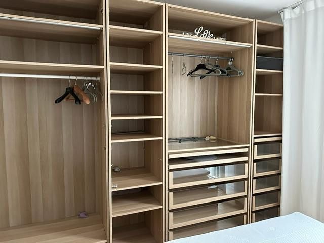 Kleiderschrank