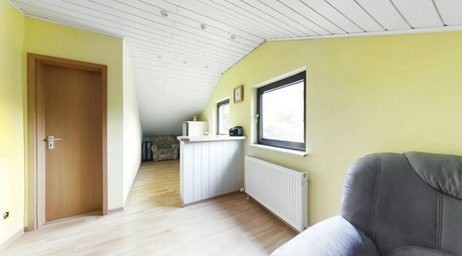 Groot een- tot tweegeneratiehuis met balkon, terras en garage – Küche 2. OG