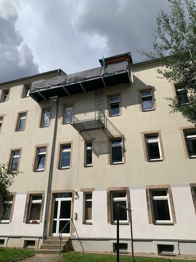 Großzügige Hinterhaus 2-Zimmer mit Laminat, EBK und Wannenbad in uninaher Lage! – PHOTO-2023-08-31-14-03-17