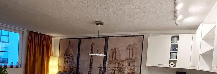 Küche und Wohnzimmer