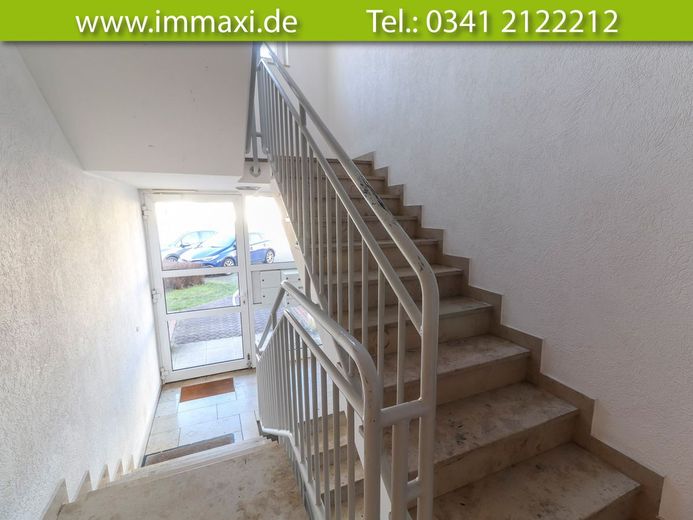 KURZFRISTIG ANSCHAUEN + MARKKLEEBERG + 2 RAUM WOHNUNG + TERRASSE – gepflegtes-Treppenhaus