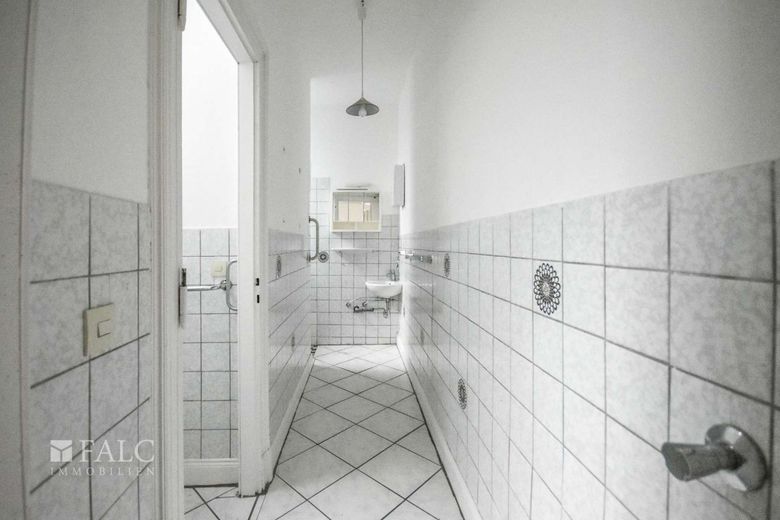 Erdgeschosswohnung - solide Basis mit guter Verkehrsanbindung – Badezimmer
