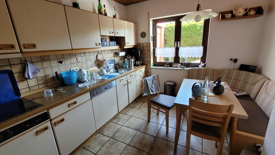 Gepflegter Bungalow mit Einliegerwohnung auf Erbpacht-Grundstück in Alt-Marl ohne Maklergebühren – Küche oben