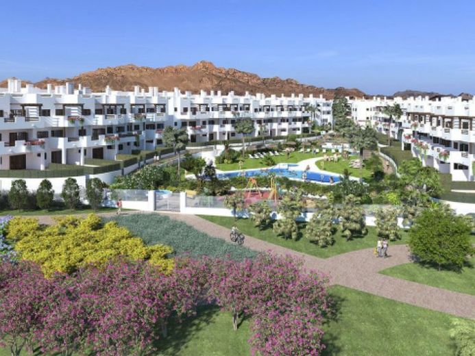 Komfortable Wohnungen mit 1 Schlafzimmer, Tiefgaragenstellplatz und Gemeinschaftspool nur 600 m vom Strand – Foto 1