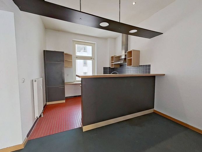 Die Blätter fallen, die Miete auch - 1 NKM als Herbstgeschenk: Attraktive 3-Zimmer-Wohnung mit Einbauküche und 2 Balkonen ++ – Ansicht II: Küche