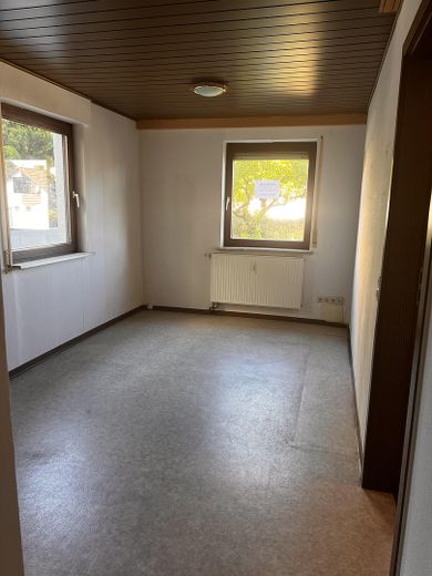 Charming detached house with dream terrace and plenty of potential – Wohn-Esszimmer UG