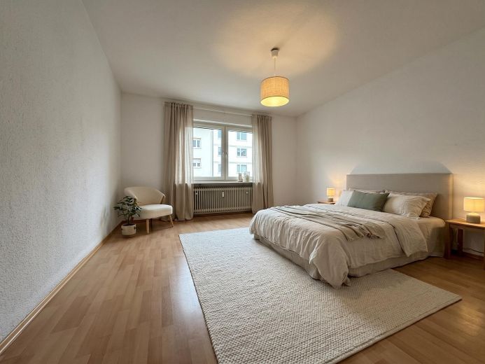 Provisionsfrei: Stilvolle 3-Zimmer-Wohnung mit Balkon in der Mainzer Neustadt – Schlafzimmer