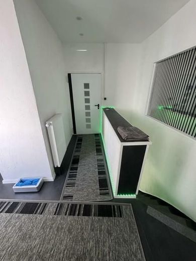 LOFT - vivere moderno - IL SOGNO diventa REALTÀ - nel cuore della metropoli e vicino al confine con la Francia! – 15 Flur und Kellertreppe