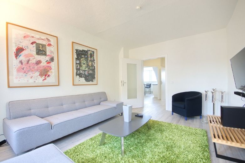 Charming, stylishly appointed and tastefully furnished apartment in the very popular Rüttenscheid area of Essen. Regular cleaning possible – 561809e5a9d03479e6b1f9185e1a9b03e1ed8264.jpg