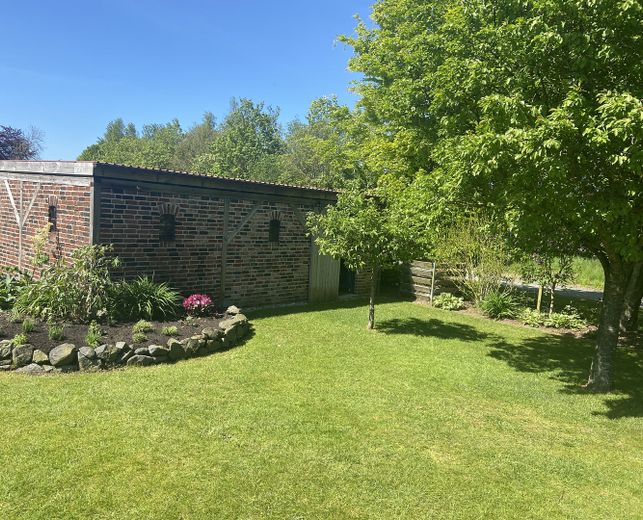Landhaus "Rose Garden" direkt vor Sylt zu verkaufen! – Garage Oldtimer Gartengeräte