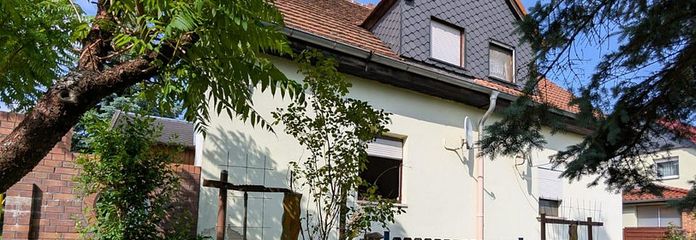 Straßenfront Ansicht Südwest