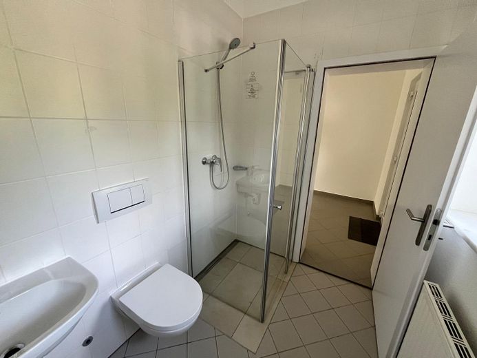 Gäste-WC + Dusche