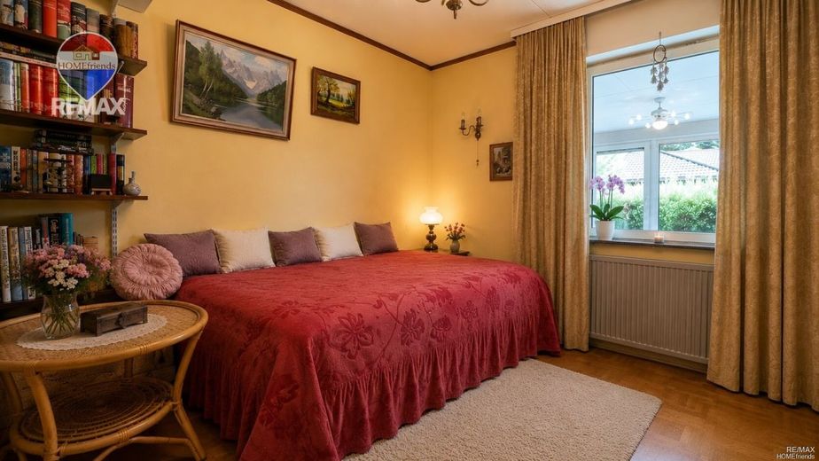 Einfamilienhaus in Berlin-Lichtenrade mit Vollkeller, Garage, 5 Zimmer| 596 m² Grundstück |Kamin &amp; Garten! – Schlafzimmer