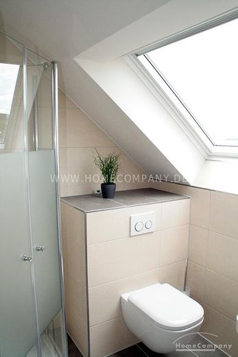Helle Dachgeschoss- Wohnung „Panoramablick“ in einem modernen und komfortablen Mehrfamilienhaus in Nickenich bei Andernach! – 79e0d4abd32c1ef4b0b3e730656639e0dabf6583.jpg