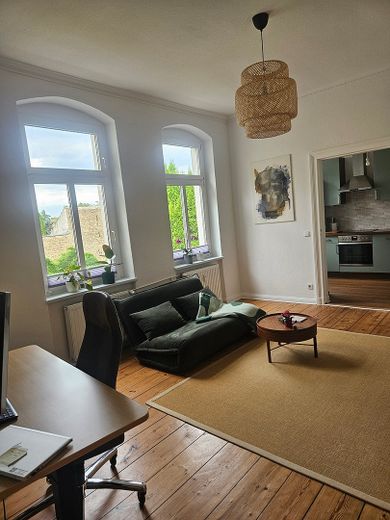 Sueño de edificio antiguo en Mittenwalde: 2 hab., 56 m², suelos de madera, cocina equipada y uso compartido del jardín – Foto 4