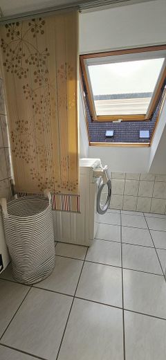 Appartement meublé pour entreprises, équipes de projet et salariés détachés pour une durée déterminée – Bad unten mit WM
