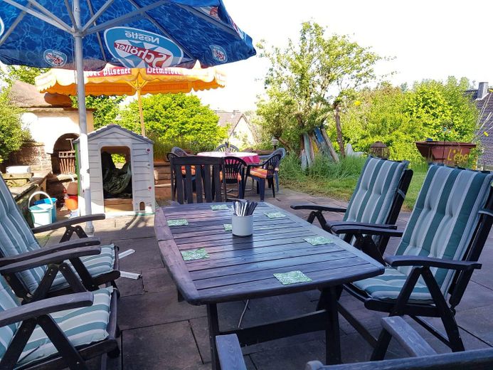 Gartenterasse mit Kamin/Grill