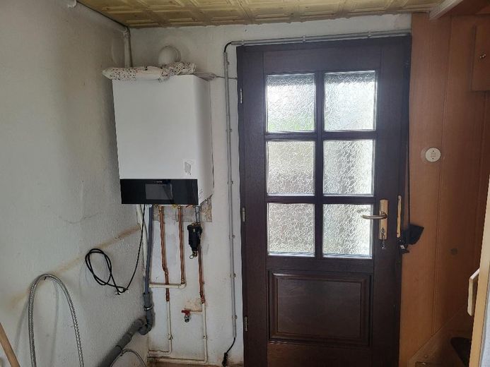 Hinterausgang mit neuer Therme