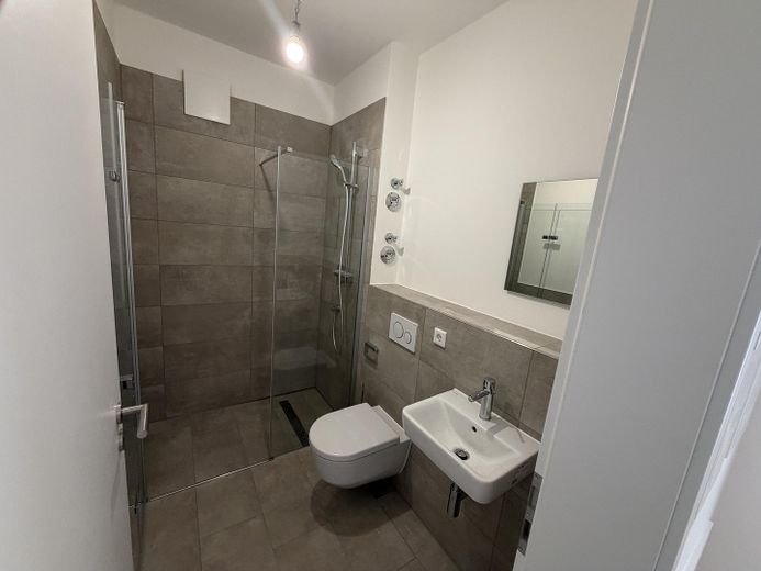3-Zimmer-Neubauwohnung mit Balkon & Weitblick über Darmstadt – EBK, Parkett & TG – Gäste-WC