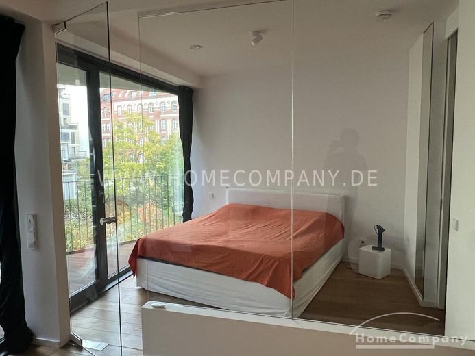 Helle, möblierte 3-Zimmer-Wohnung mit zwei Balkonen im Herzen von Berlin-Mitte – 772f7a176f7e748b5303a5fc5586309bda5ac324.jpg