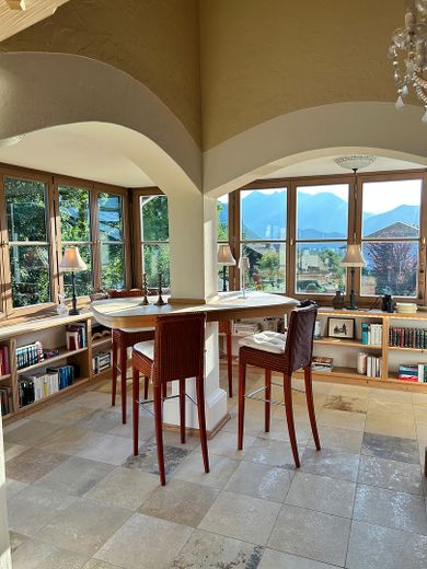 Alpin-Haus im Chiemgau: 44 Nächte jährlich, Sauna & Bergblick – Wintergarten mit Aussicht