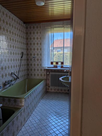 Zweifamilienhaus Schellenbach - selbstbestimmtes und preiswertes Leben auf dem Land – Badezimmer