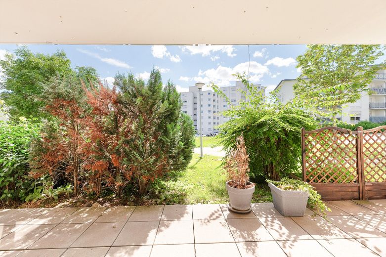 Maisonette mit großer Süd-West-Terrasse + Balkon, Solar, 2 Badern & 2 TG-Plätzen – Parknähe – Terrasse