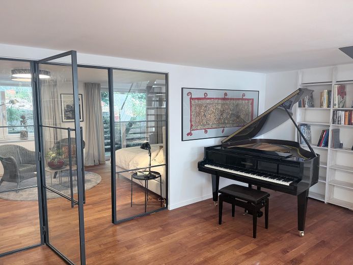 Exklusive möblierte Doppelhaushälfte mit 175 m², großem Privatgarten und Loftcharakter in Gräfelfing – Musik- und Ankleidezimmer