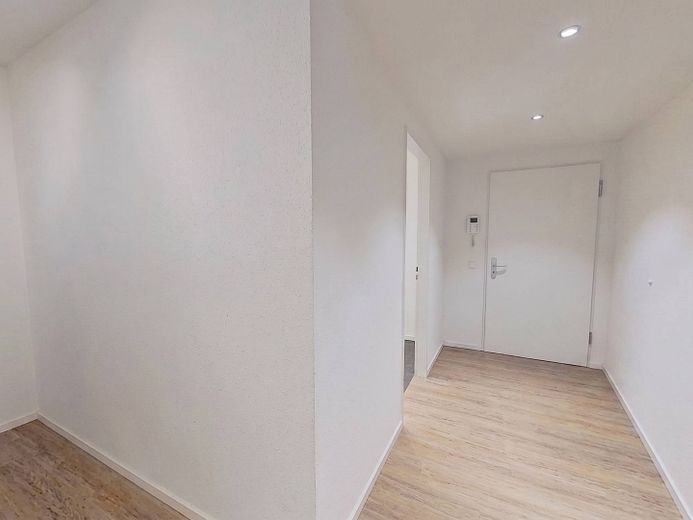 ** Ein Ort zum Wohlfühlen: 3-Zimmer-Wohnung mit offener Küche und Balkon in Bonn-Tannenbusch ** – Flur