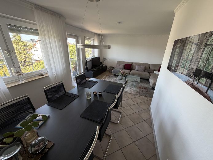 Bestlage am Budenheimer Wald / Helle 3-Zimmer Wohnung mit Balkon und Garage – Wohnen & Essen (3)