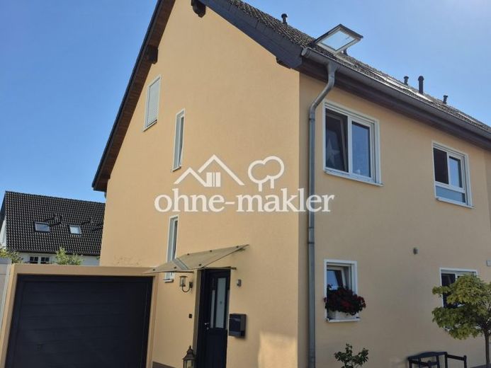 Top gepflegte Doppelhaushälfte in Becklem | 6 Zimmer | Wärmepumpe | PV-Anlage | A+ Energieeffizienz – Foto 1