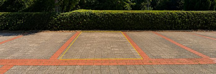 Stellplatz in Bahnhofsnähe zu vermieten