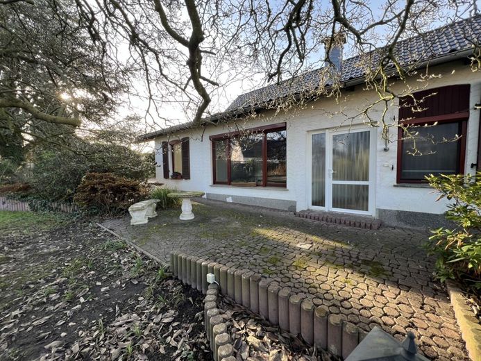 Großzügiges Wohnensemble mit Gartenidylle, Ausbaupotenzial und vielseitigen Nutzungsmöglichkeiten – Hauseingang Erdgeschoss Whg
