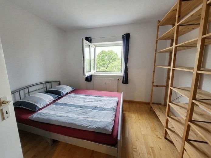 Attraktive Kapitalanlage in Burghausen | 2-Zimmer-Wohnung mit Balkon und TG | Provisionsfrei – Schlafzimmer