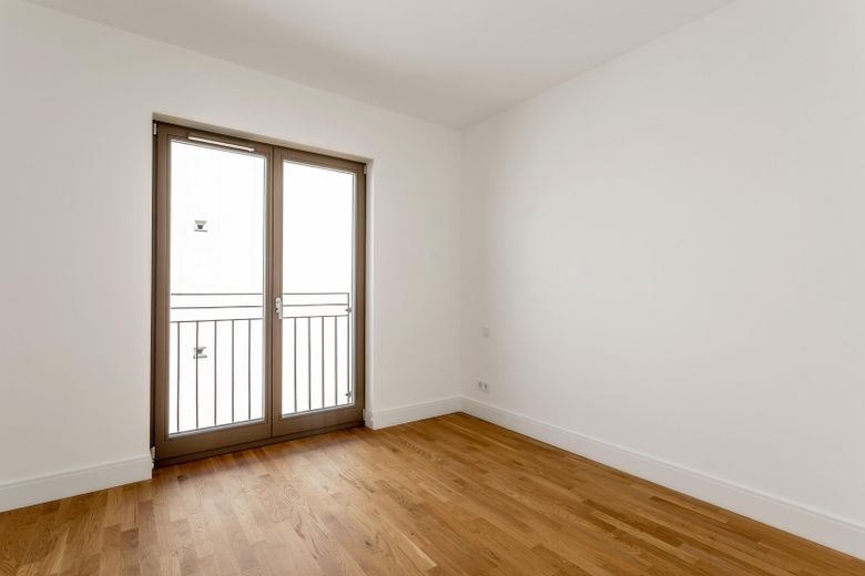 H9-09 → Exklusive 3-Zimmer-Wohnung mit 2 Balkonen und Weitblick über Berlin – Foto 1