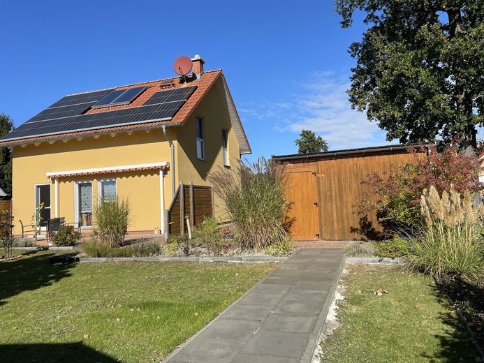 HORN IMMOBILIEN ++ modernes Einfamilienhaus mit Photovoltaikanlage, Garage und Terrasse in Torgelow – das Grundstück