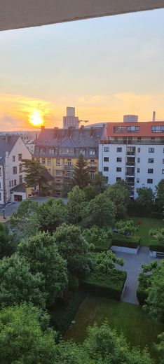 Schöne, ruhige und helle 3-Zimmerwohnung gegenüber Skyline Plaza – Innenhof 1