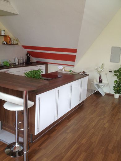 3,5-kamerappartement in loftstijl met balkon, binnenstad Gotha – offener Küchenbereich