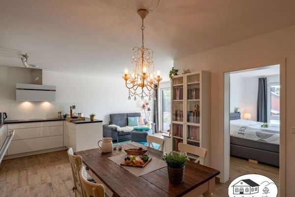 Neuwertige Wohnung mit modernster Technik in Steinhude. Effizient, hell + zukunftsorientiert.
