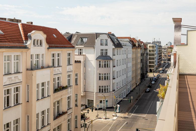 H9-Penthouse 1 → Luxuriöses Penthouse mit Dachterrasse und Panoramablick – Terrasse