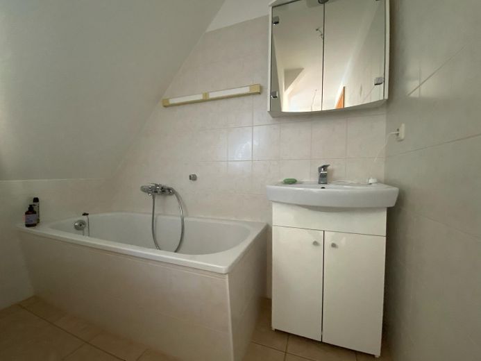 Renovierte Dachgeschosswohnung in ruhiger Lage – Foto 19