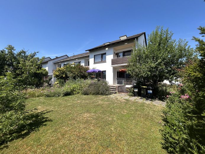 Bielefeld-Theesen’de özel sahibinden, komisyonsuz sıra ev! Popüler konumda bolca alan – Gartenansicht Süd-West