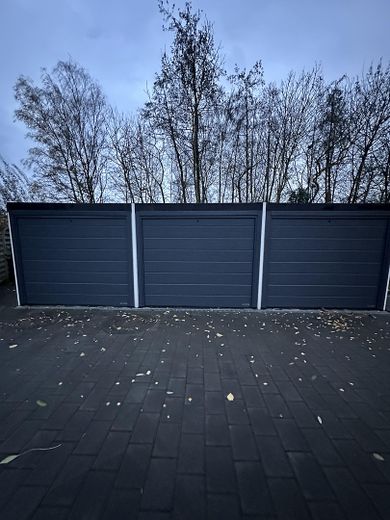 Affitto garage per 10 mesi (con portone elettrico) – Foto 2