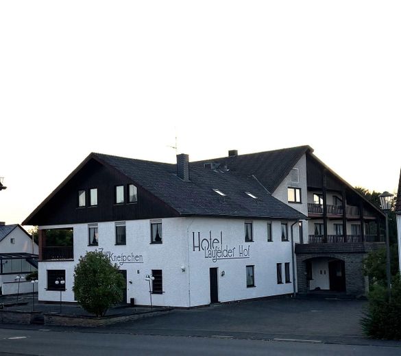 Projektentwicklung „Laufelder Hof“ - Chancenreiche Investitionspartnerschaft – Front -Seite