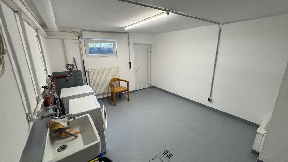 Waldrand Bungalow zu den Fischteichen incl. Strom – Großzügige Waschküche