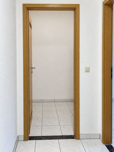 Licht 2-kamerappartement met inbouwkeuken, balkon en parkeerplaats in de ondergrondse garage – Abstellkammer
