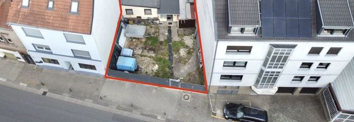 Residential house with 2 units on an attractive plot - potential for redevelopment