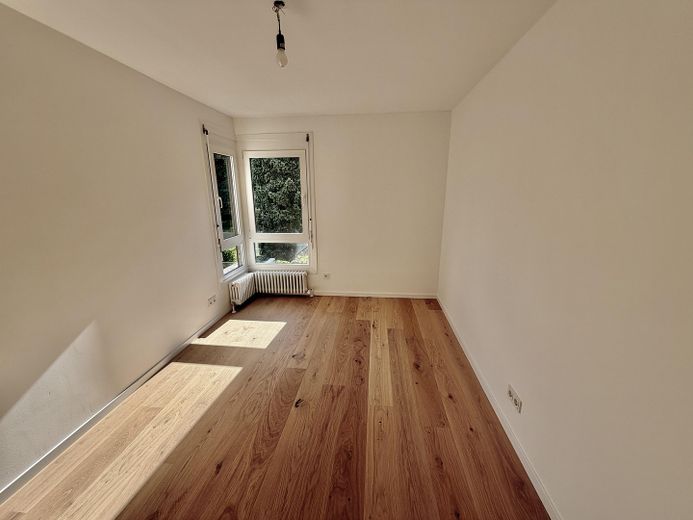 Exklusiv: Komplett neu renovierte 5,5–6‑Zimmer‑Wohnung in Top‑Lage Esslingen‑Sulzgries – Kinderzimmer