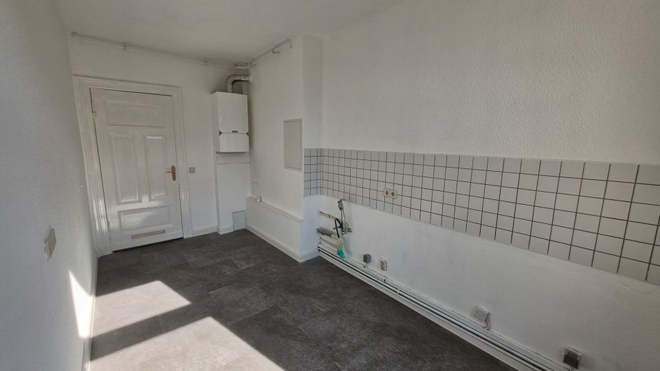 Modern Period Property on Lake Flakensee – 3 Rooms with Communal Garden – Küche