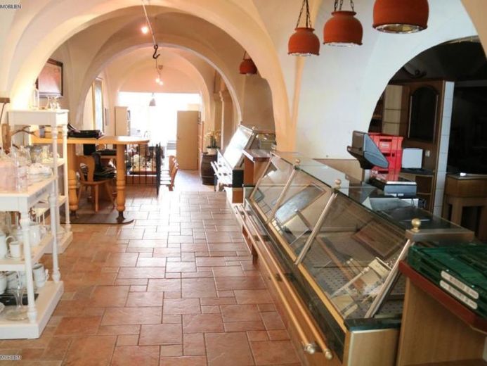 Historisches Ladenlokal direkt am Geraer Markt mit hoher Passantenfrequenz! – Foto 1